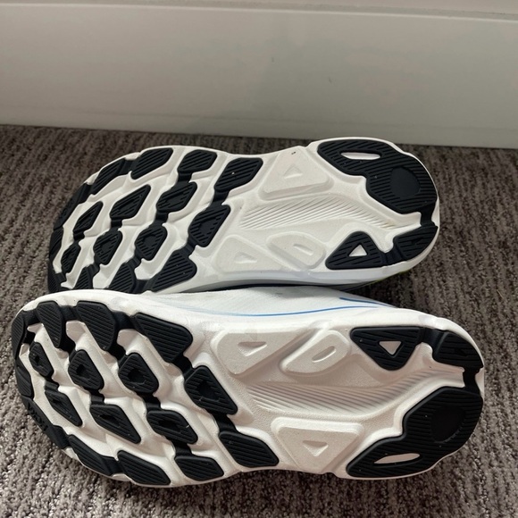 HOKA Clifton 9 - Picture 3 of 7